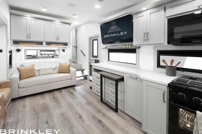 Model Z 2680 Fifth Wheels 17 2025 Brinkley RV Model Z 2680 Dining Room Dinesk Travel Mode 8557