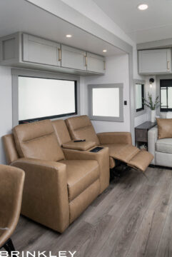 Model Z 3610 Fifth Wheels 14 Reclining Theater Seating