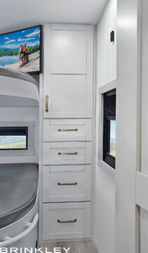 Model Z 3110 Fifth Wheels 31 Private Second Bedroom (Bunkhouse)