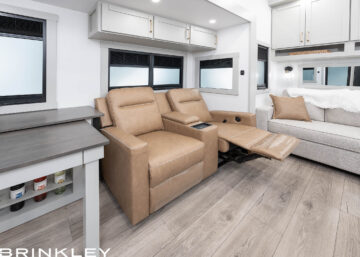 Model Z 3400 Fifth Wheels 9 Theater Seating