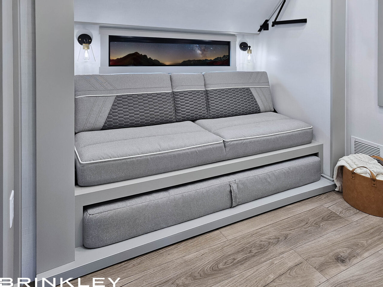 Model Z 3610 Fifth Wheels 31 Mid-Bunk Fifth Wheel
