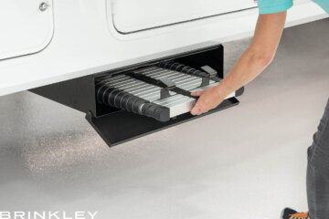 Model Z 3400 Fifth Wheels 40 Dedicated Ladder Storage