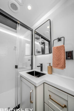 Model Z 3515 Fifth Wheels 39 Luxury RV Vanity