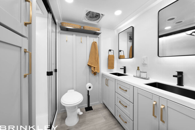 Spacious Large Fifth Wheel Bathroom