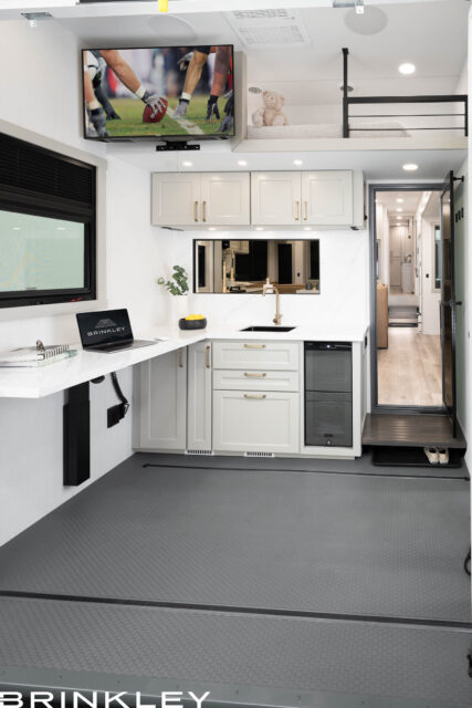 Model G 3250 Toy Haulers 8 Outside Kitchen & Patio