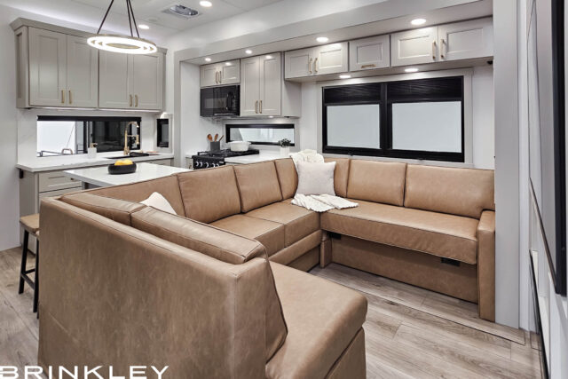 Model G 3970 Toy Haulers 36 U-Shaped Sofa