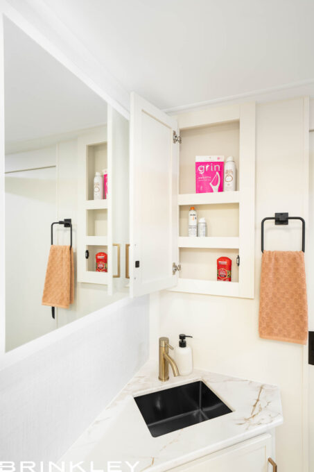 Large Travel Trailer RV Bathroom